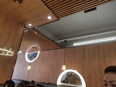 大堂-围炉肉舍•炭烤活鳗•丹东海鲜烤肉(步行街店)