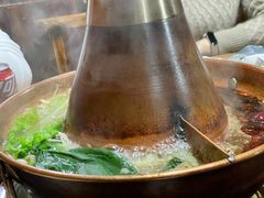 -果松木炭酸菜铜火锅·外婆参鸡汤