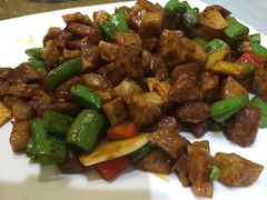 烧汁香芋炒牛仔粒-德烨酒家