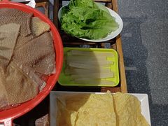 -乡土黄·鲜牛肉火锅·小龙虾(兴业街店)