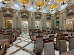 -山明水秀大饭店
