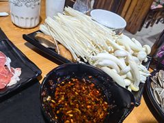 -果松木炭酸菜铜火锅·外婆参鸡汤