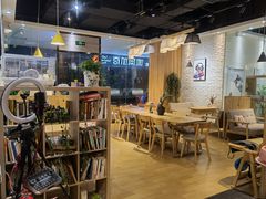 -藏猫猫咖啡主题馆(中央大道店)