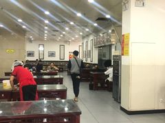 大堂-牛一嘴·兰州牛肉面·大盘鸡(财富中心店)