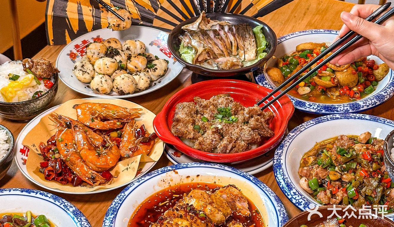 终于有能让我吃饱的中式小酒馆了，开始炫饭