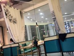 大堂-三个椰子·现砍椰子鸡(金源CBD店)