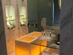 -上海滴水湖皇冠假日酒店