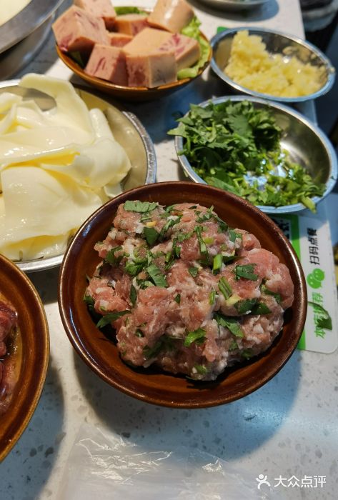 电台巷火锅(静安店)香菜丸子图片