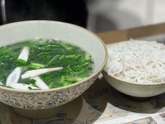 -粉八·云南米线·建水烧烤(常熟路店)