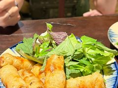 -Cuc Gach Quan Restaurant