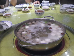 -闽粤一牛潮汕牛肉火锅