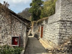 -高荡千年布依古寨旅游景区