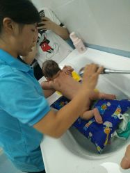 点击看大图 -Pony Baby宝尼婴幼儿游泳SPA馆