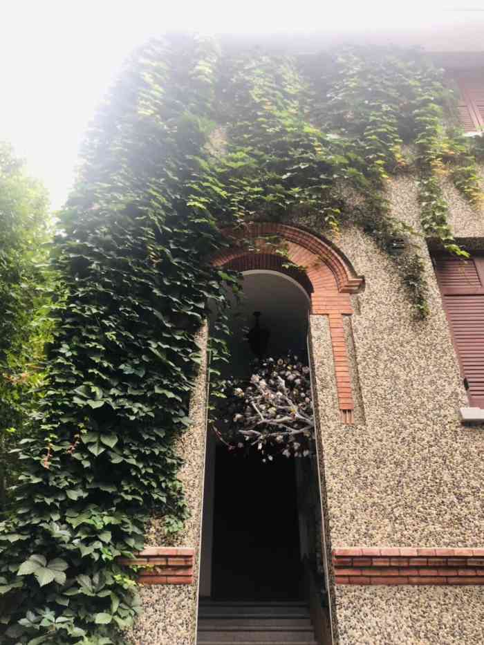 思南书局(复兴中路店)-"晚上来思南公馆参加活动,结束之后逛一下思.