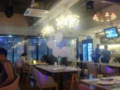 -樱花里音乐餐吧·牛扒椰子鸡(东圃店)