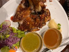 -Chom Cafe and Restaurant