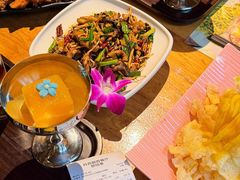 -月亮眼花园餐厅书吧酒吧