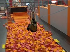 -极限PLAY运动娱乐新世界·团建派对潮玩休闲馆·室内蹦极高空游乐园