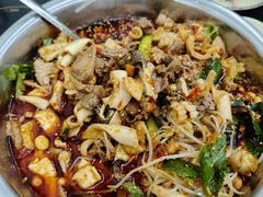 -周良天山牛杂城(天山路总店)
