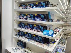 -美式眼镜·授权蔡司.依视路.尼康.豪雅.明月(南翔印象城店)