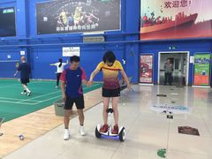 -中地华冠羽毛球俱乐部