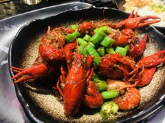蒜蓉小龙虾-何师烧烤Pro ·江湖川菜·小龙虾·精酿(太古里旗舰店)