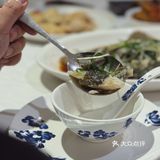 知粵賞味，以盤中風物，氤氳粵饌況味。