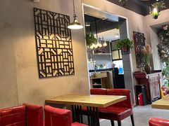 -愉肴麻辣香锅(中山路店)