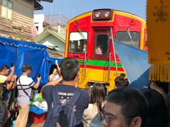 -席娜卡琳火车铁道夜市