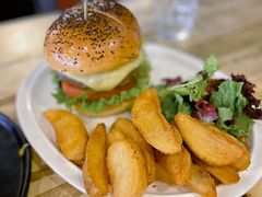 招牌牛肉汉堡-UPPER KITCHEN(延安路店)