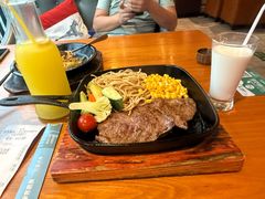 -豪客嘉族·麦尼顿西餐厅(乐福天下店)