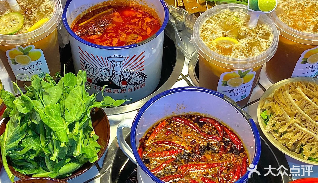 农贸市场里吃串串！！！！大城市真的好会！！