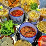 农贸市场里吃串串！！！！大城市真的好会！！