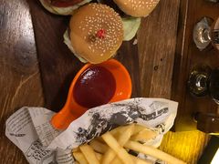 -麦落精酿啤酒餐吧(先农大院店)