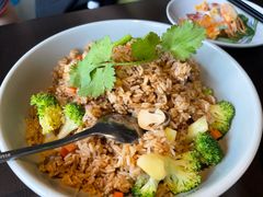 -大头虾越式风味餐厅(光明广场店)