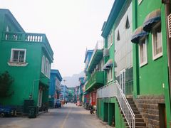 -百里峡七彩艺术小镇