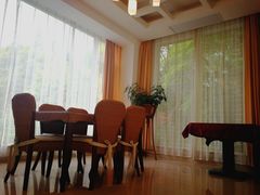 -上海怡沁园度假酒店