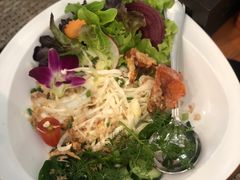 -Chom Cafe and Restaurant
