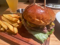 -三勾JJJ Burger&Coffee(梅溪湖店)