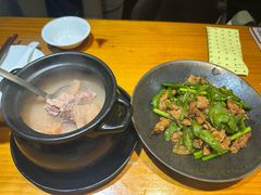 -莲餐厅·湖北菜·潜江小龙虾店(愚园路店)