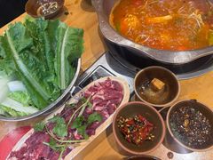 -苗阿哥酸汤牛肉火锅(体育场店)