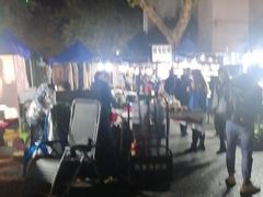-吴山路夜市