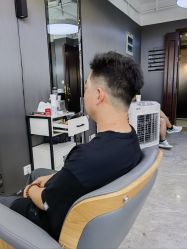 -藤野造型烫发染发