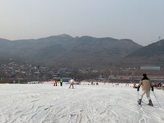 -济南卧虎山滑雪场
