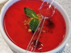 鲜火龙果冰粉-老佛爷铜炉蛙锅(海岸城店)