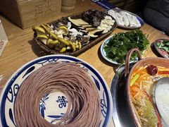 -洱火云南酸菜牛肉火锅(石景山当代商城店)