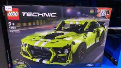 -逝水玩具折扣店