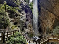 -龙水峡地缝景区