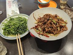 -川流不息·地道川菜·小龙虾(松东路店)