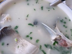 -美顺香食府鱼头老店(雪野湖店)